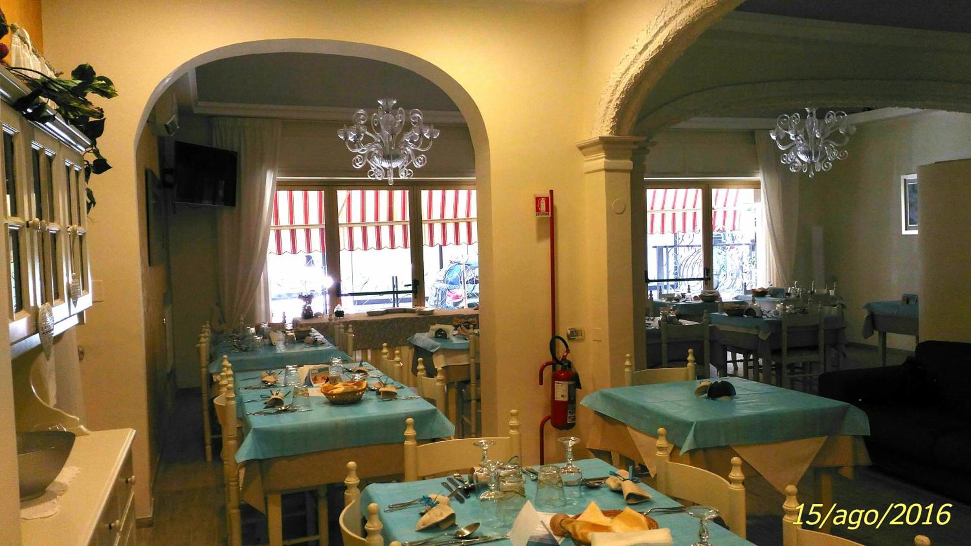 Hotel Solaris Джулианова Екстериор снимка