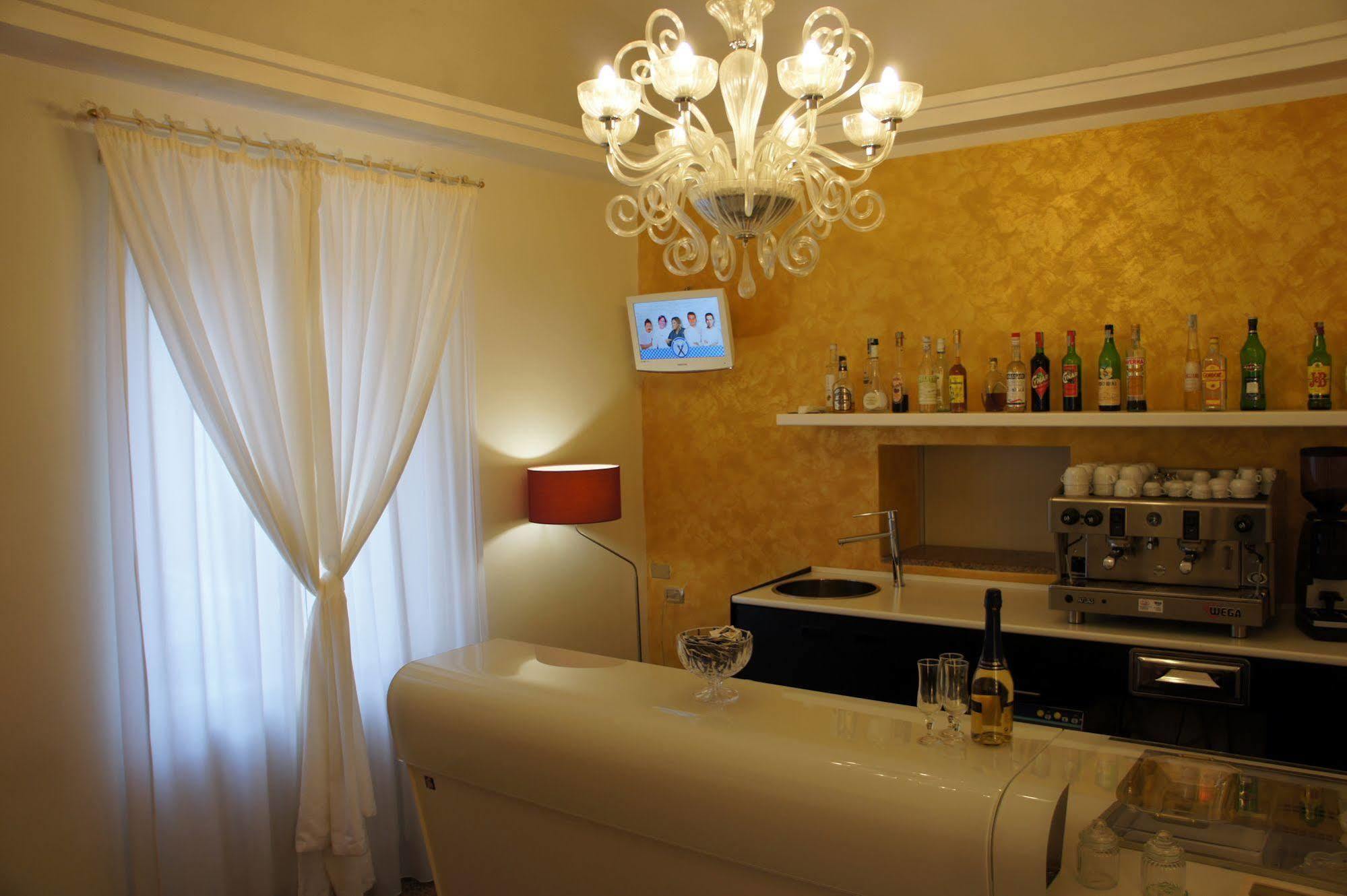 Hotel Solaris Джулианова Екстериор снимка